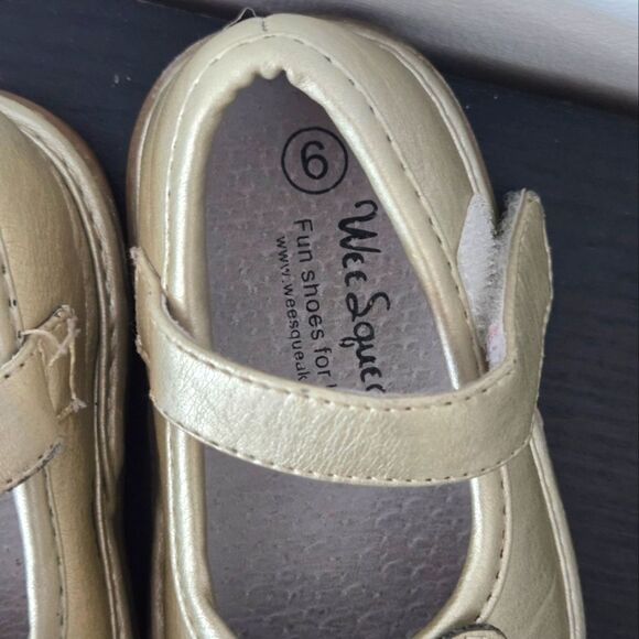 2/$15 Weesqueaks size 6 - Picture 2 of 4